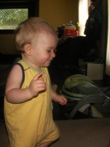 my-baby-is-walking-003